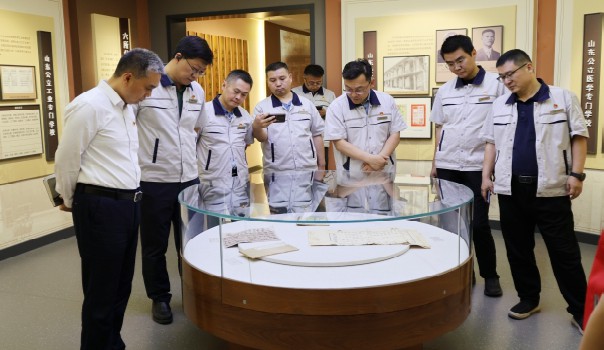 校企联建铸初心 产学研融树清风